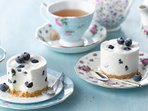 Minicheesecaky s čajem Earl Grey a borůvkami